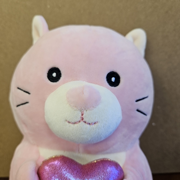 9" Squishmallows Cam the Cat Hug Mees Pink Cat with Heart Plush - Picture 2 of 5